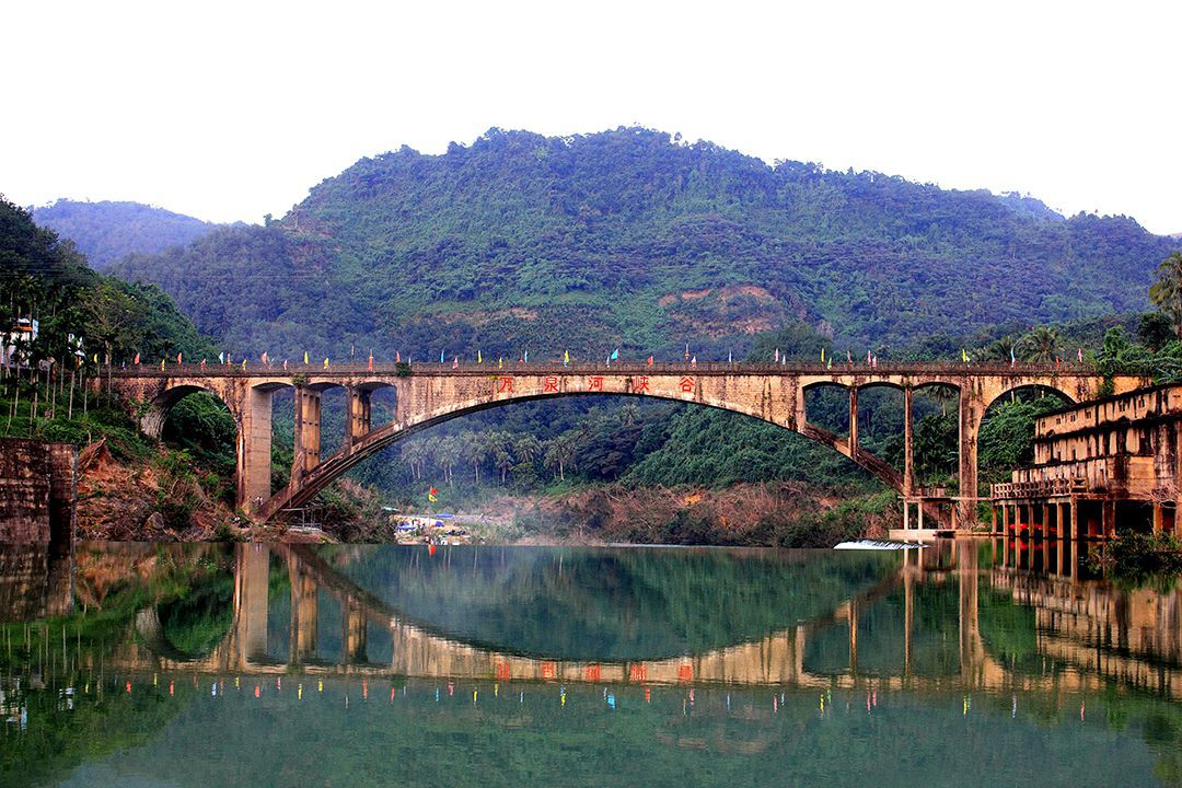 我公司兄弟单位琼海万泉河峡谷360°景区打造旅游联盟